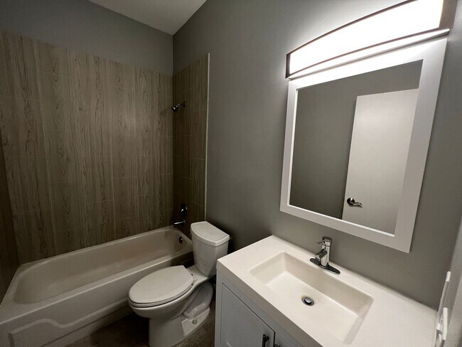 Building Photo - 629 Clara Ave