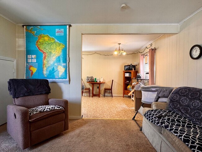 Building Photo - 800 Castalia St