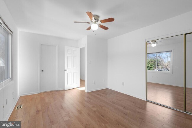 Building Photo - 2636 East Side Dr