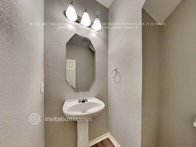Building Photo - 11616 Bobcat Dr