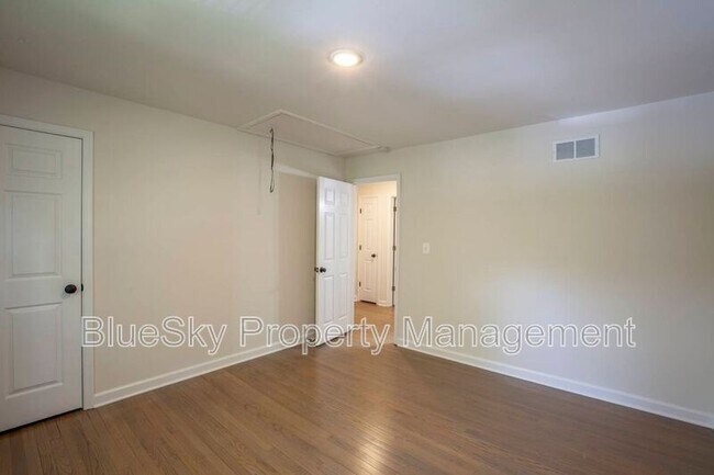 Building Photo - 247 Stribling Ave
