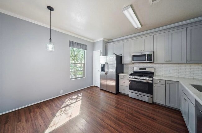Building Photo - 29705 Parliament Hills Dr