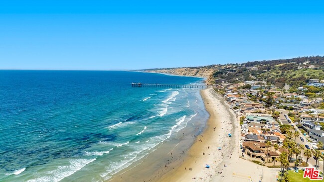 Building Photo - 8176 La Jolla Shores Dr