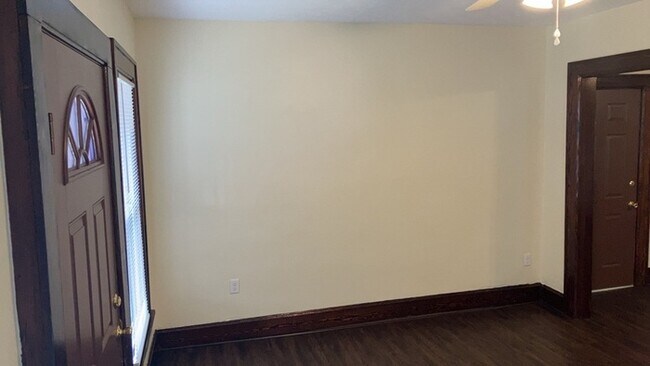 Building Photo - 319 E Canal St