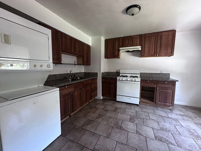 Building Photo - 440-444 Harding Ave