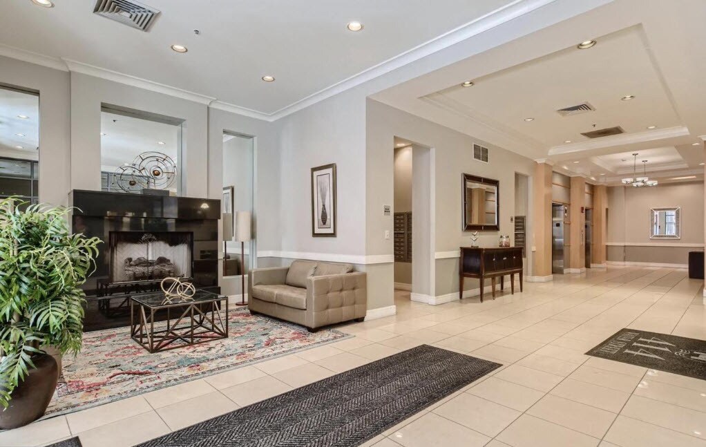 Lobby with Mail Room - 414 Water St