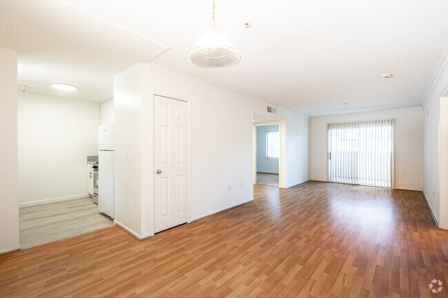 4BR, 2BA - 1350SF - Yaya Valerio Apartments