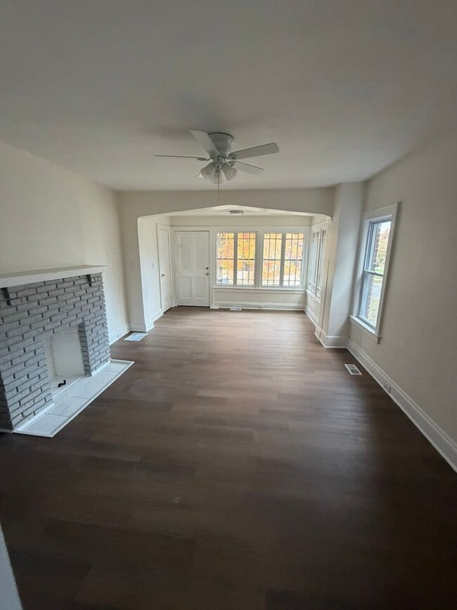 Building Photo - 3242-3242 Sycamore Rd