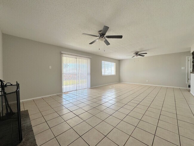 Building Photo - 10200 Galahad Way