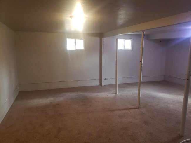 Building Photo - 2105 E Willamette Ave