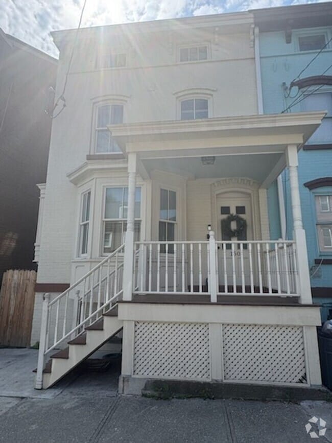Building Photo - 150 Lander St