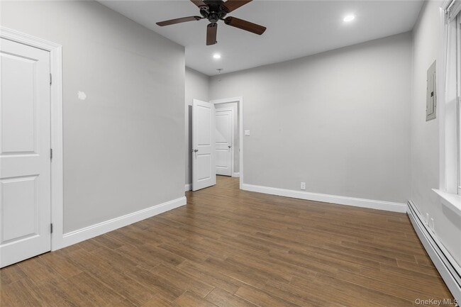 Building Photo - 148 W Walnut St