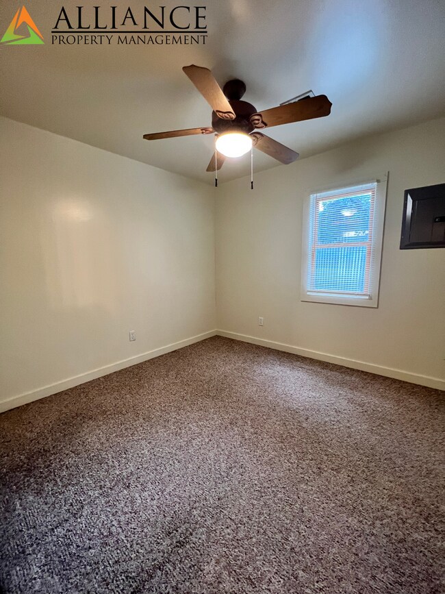 Building Photo - 1022 Humboldt St