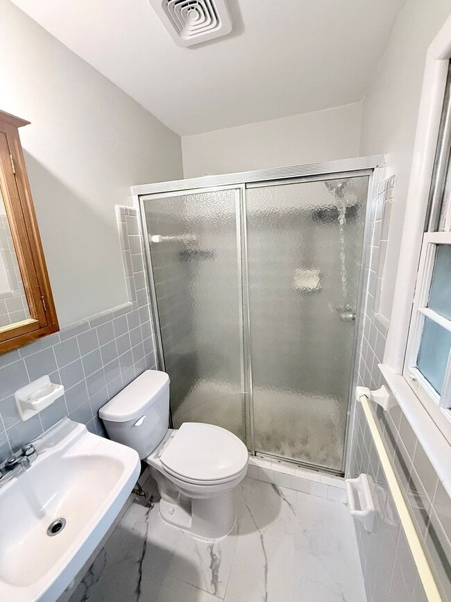 Building Photo - 245 Milledge Heights