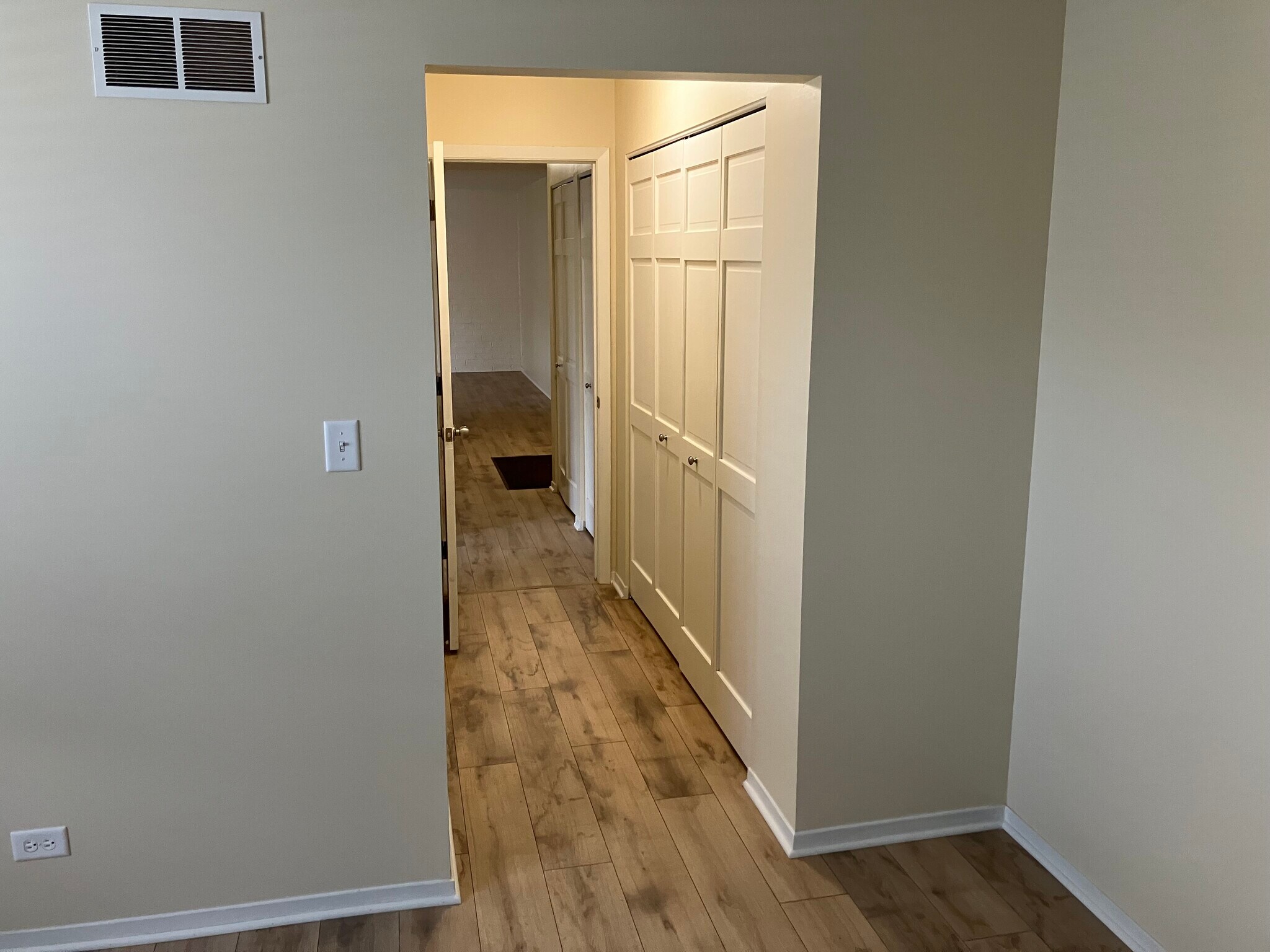 Building Photo - 1860 W Highland Ave