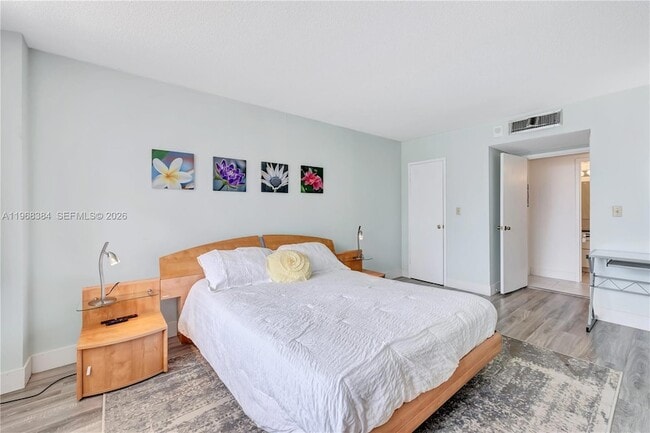 Building Photo - 3180 S Ocean Dr