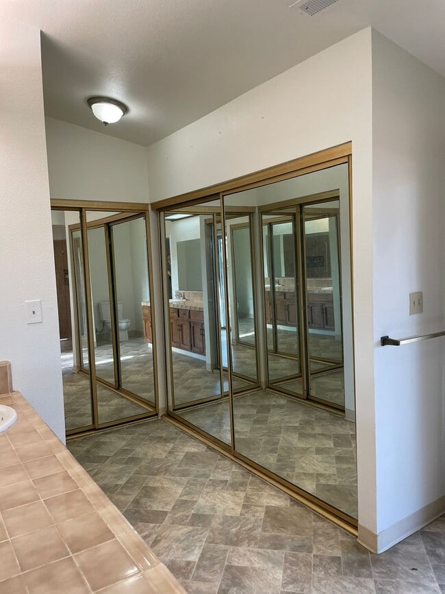 Building Photo - Charming 4-Bedroom, 2-Bathroom Home – Your Perfect Summer Move-In!