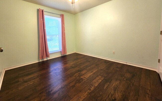 Building Photo - 316 Egan Dr