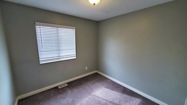 Building Photo - 414 N 18th Ave