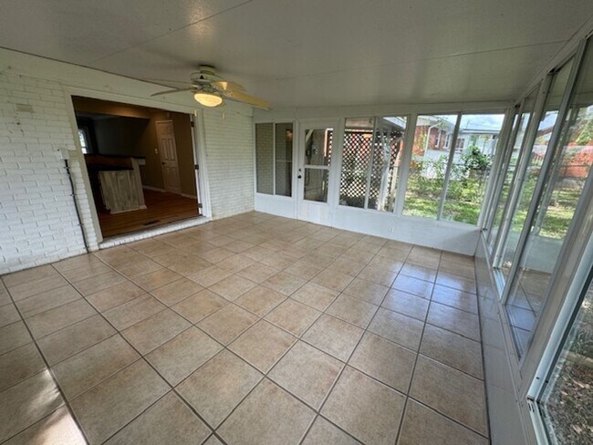 Building Photo - South AVL - 3/2 with Sunroom and Flex Space!