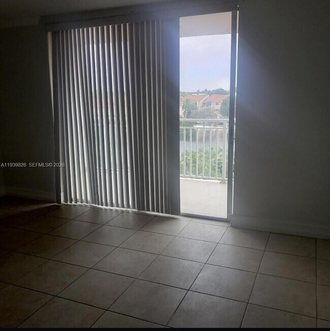 Building Photo - 6960 Miami Gardens Dr