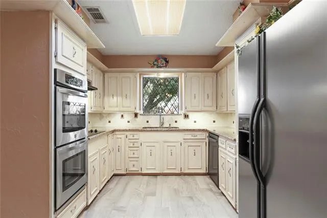 Building Photo - 2403 Blue Cypress Dr