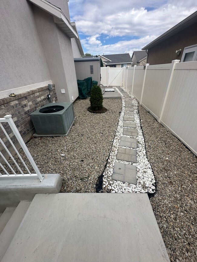 Building Photo - 4101 Juniper Hills Dr