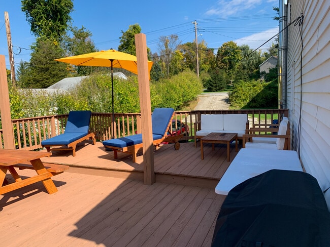 Deck 4 - 806 Berkshire Rd