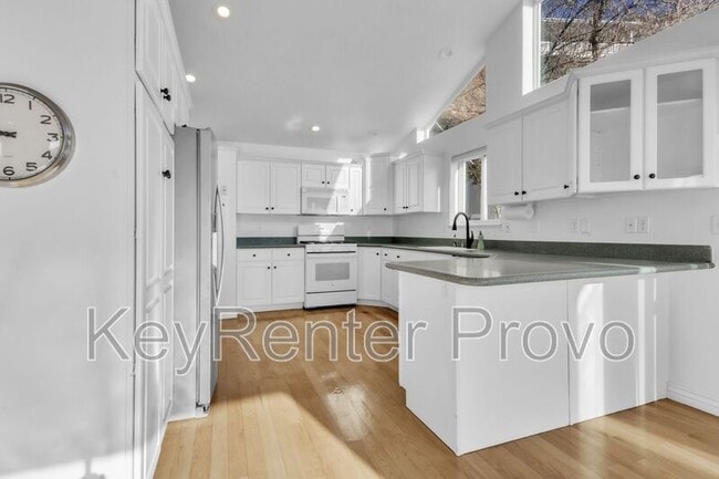 Building Photo - 1559 Oak Cliff Dr