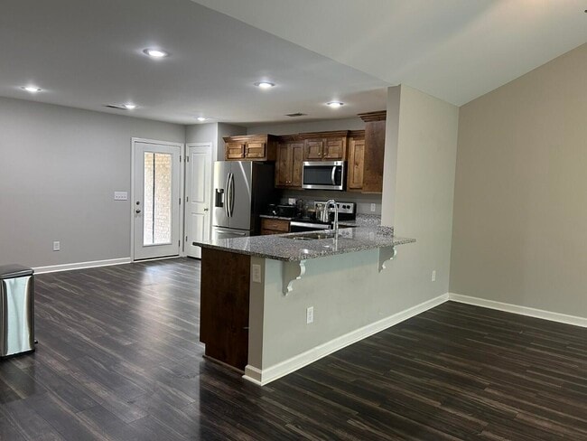 Building Photo - 610 Constitution Dr