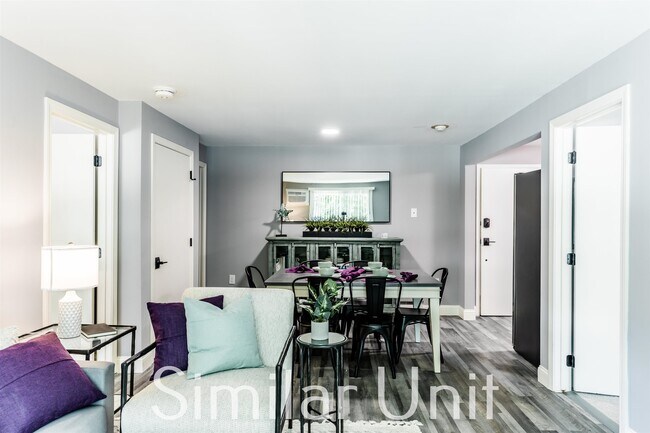 Building Photo - 8 Westgate Dr