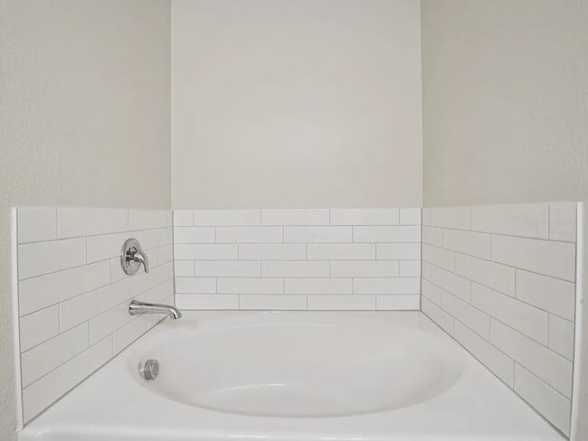 Building Photo - 4933 Parkrise Dr