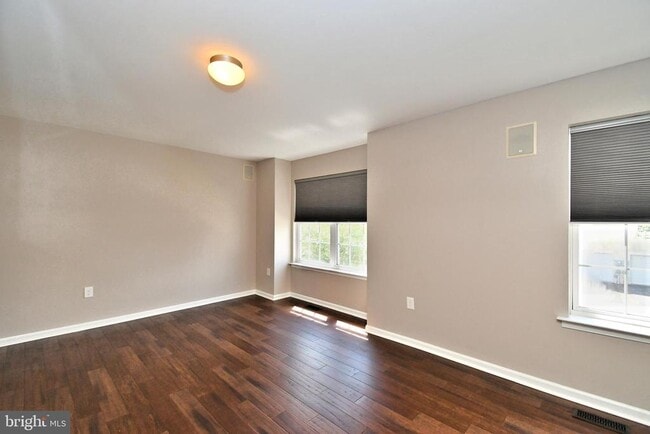 Building Photo - 1055 Balley Dr
