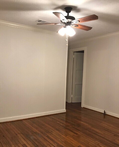 Primary Photo - 1029 Wilson St