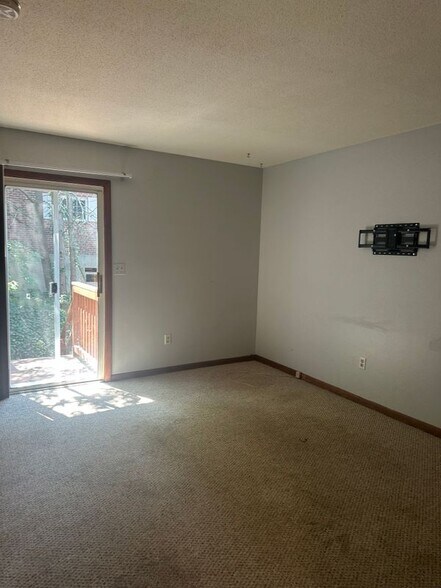 Building Photo - 225 Edgemoor Rd