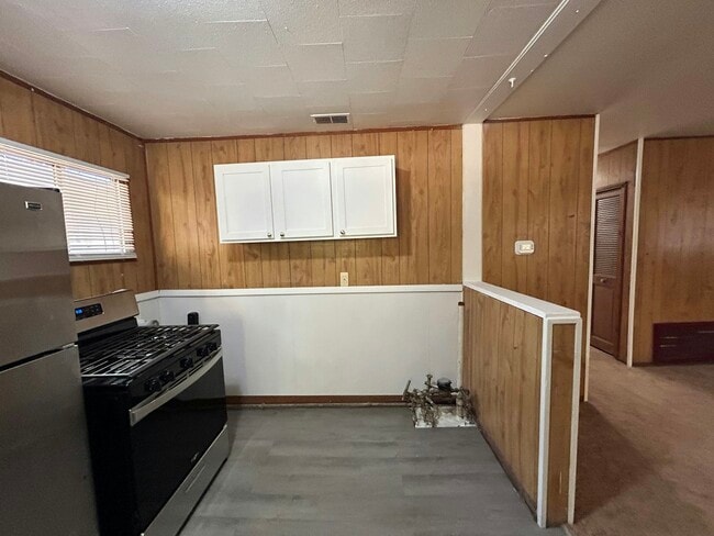 Building Photo - 15907 Knight