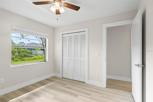 Building Photo - 123 Rae Dr