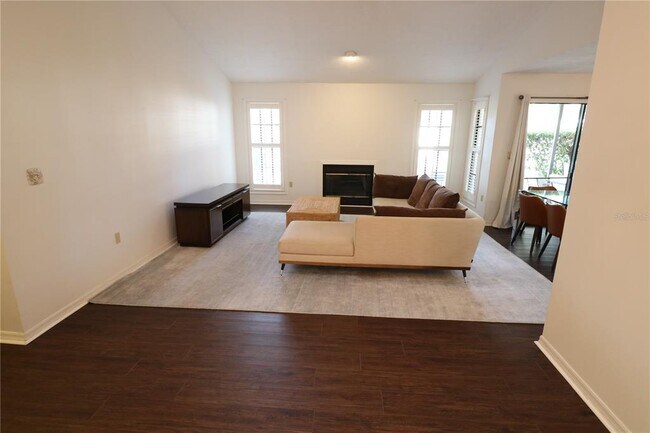 Building Photo - 5424 Saddlebrook Way