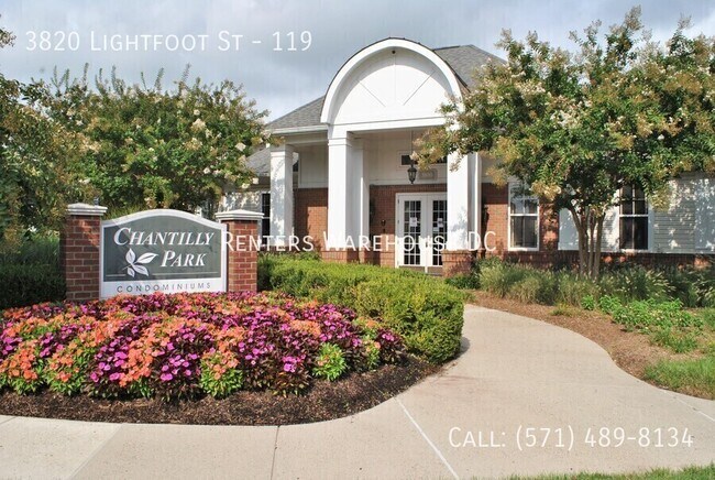 Building Photo - 3820 Lightfoot St