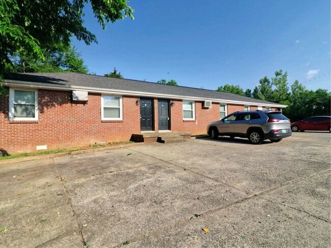 Primary Photo - 1432-B McCan