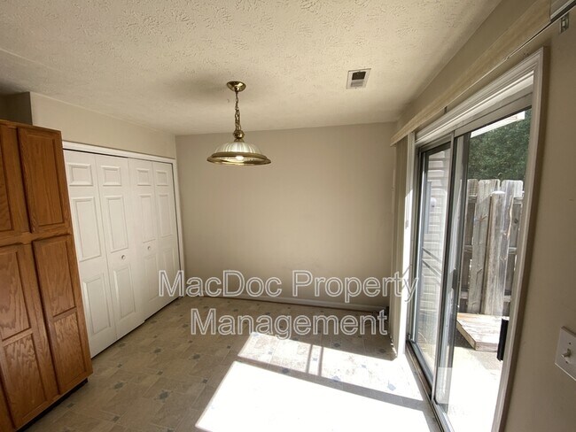 Building Photo - 9740 W Midland Way
