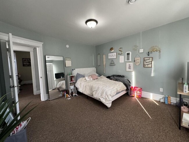 Building Photo - 1106 1/2 hammond ave