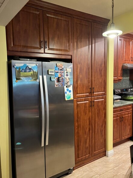 Building Photo - 1300 Midvale Ave