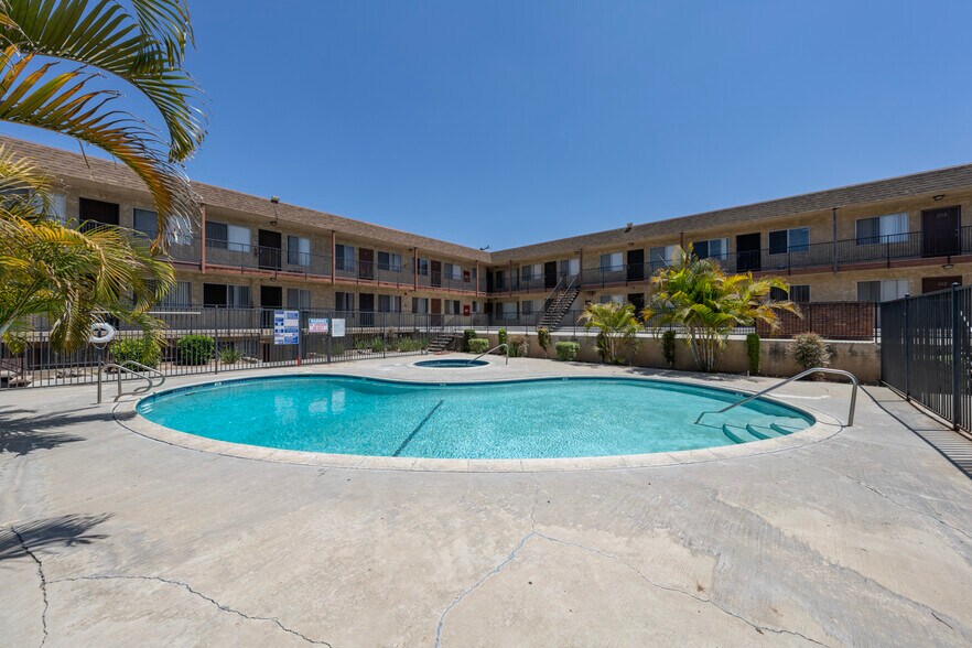 Building Photo - London Arms Apartments