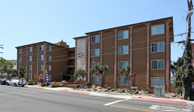Building Photo - Azure Shores Apartments