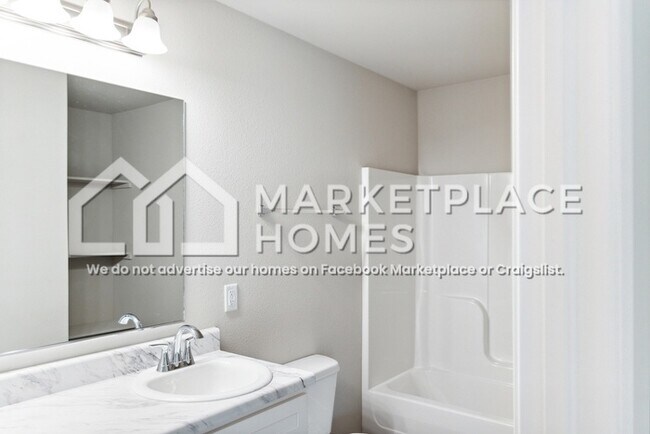 Building Photo - 1011 W Cheyenne Ln