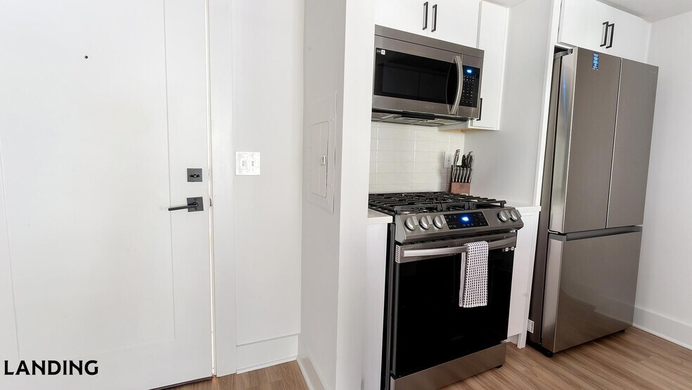 Building Photo - 1221 S Eads St