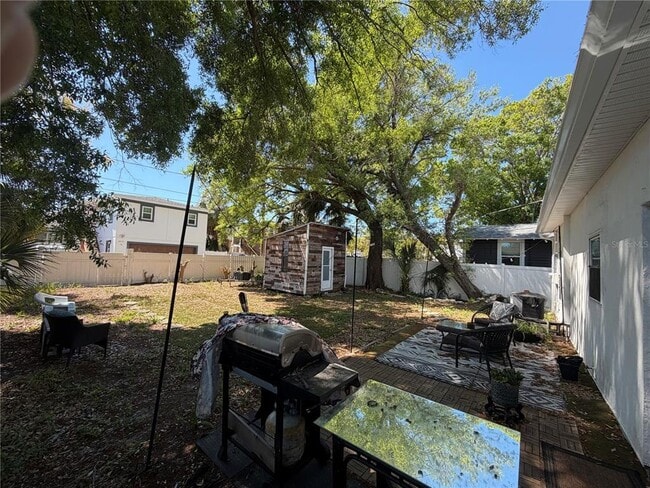 Building Photo - 2516 3rd Ave S