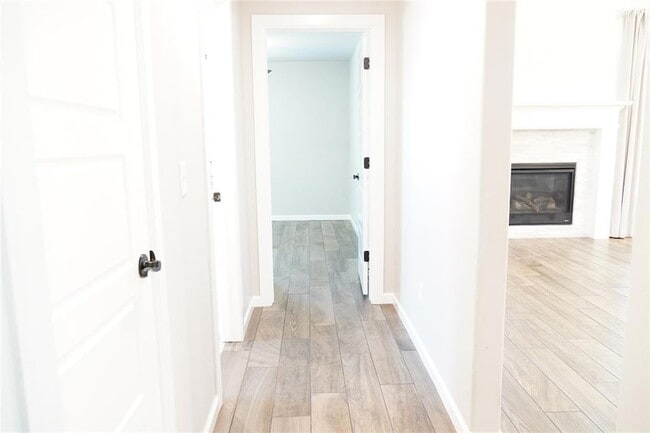 Building Photo - 5500 Carmel Crk Dr