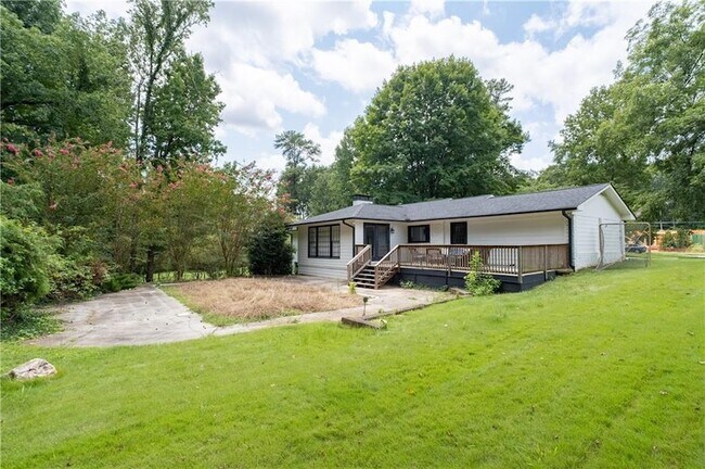 Building Photo - 285 Dania Dr